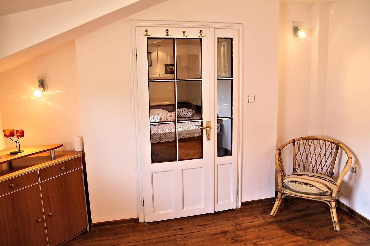 Lover'S Nest Next To The Beach 바르나
